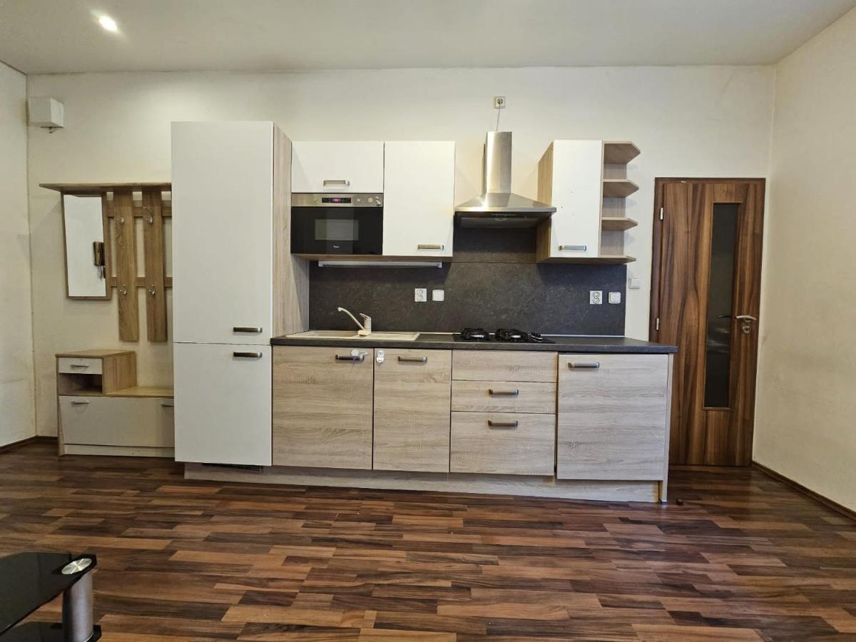 Cozy Homestay At Andel פראג מראה חיצוני תמונה